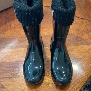 WOMEN’S UGG SIENNA RAINBOOTS